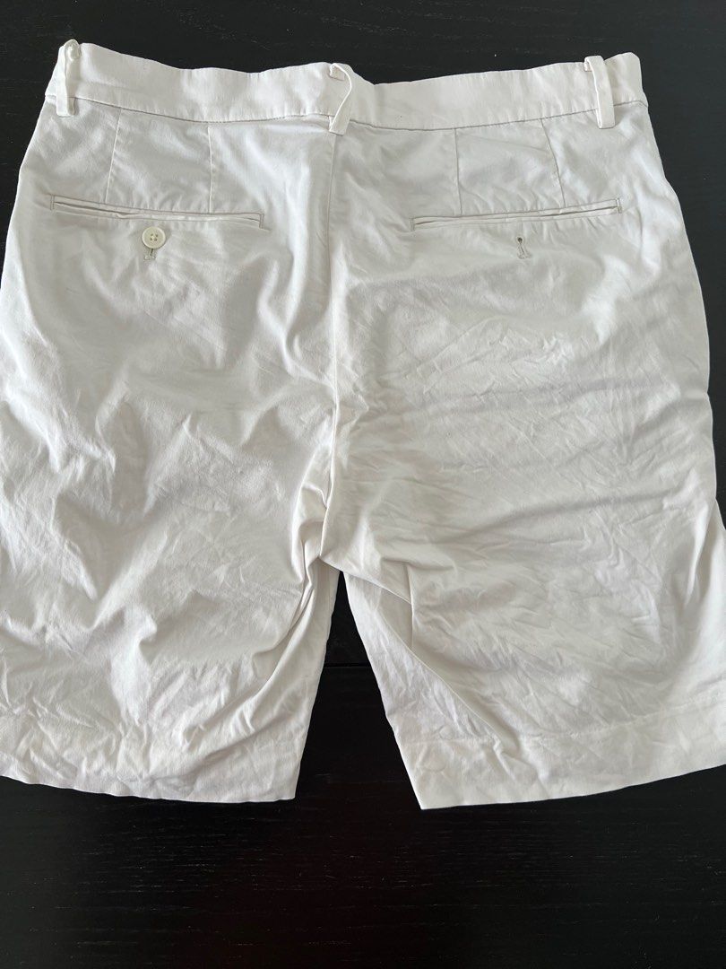 Uniqlo men short white khaki