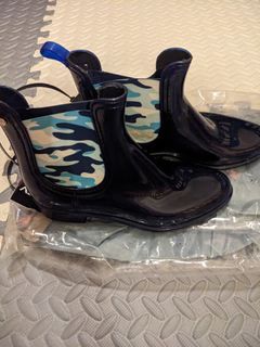 Uniqlo Rain boots ( 23cm )