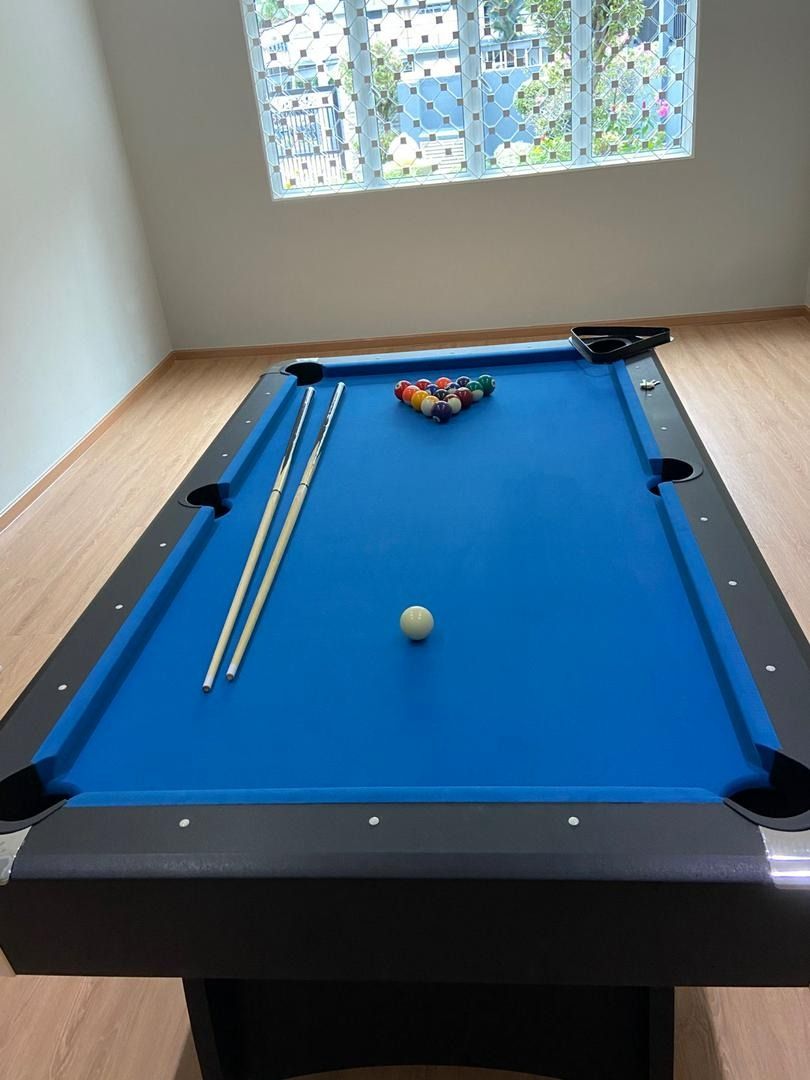 Sell a pool table store