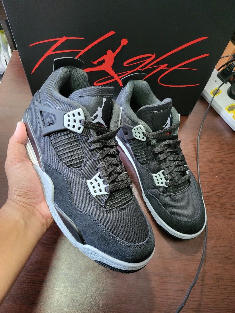 US 9.5 Mens Air Jordan 4 Retro SE