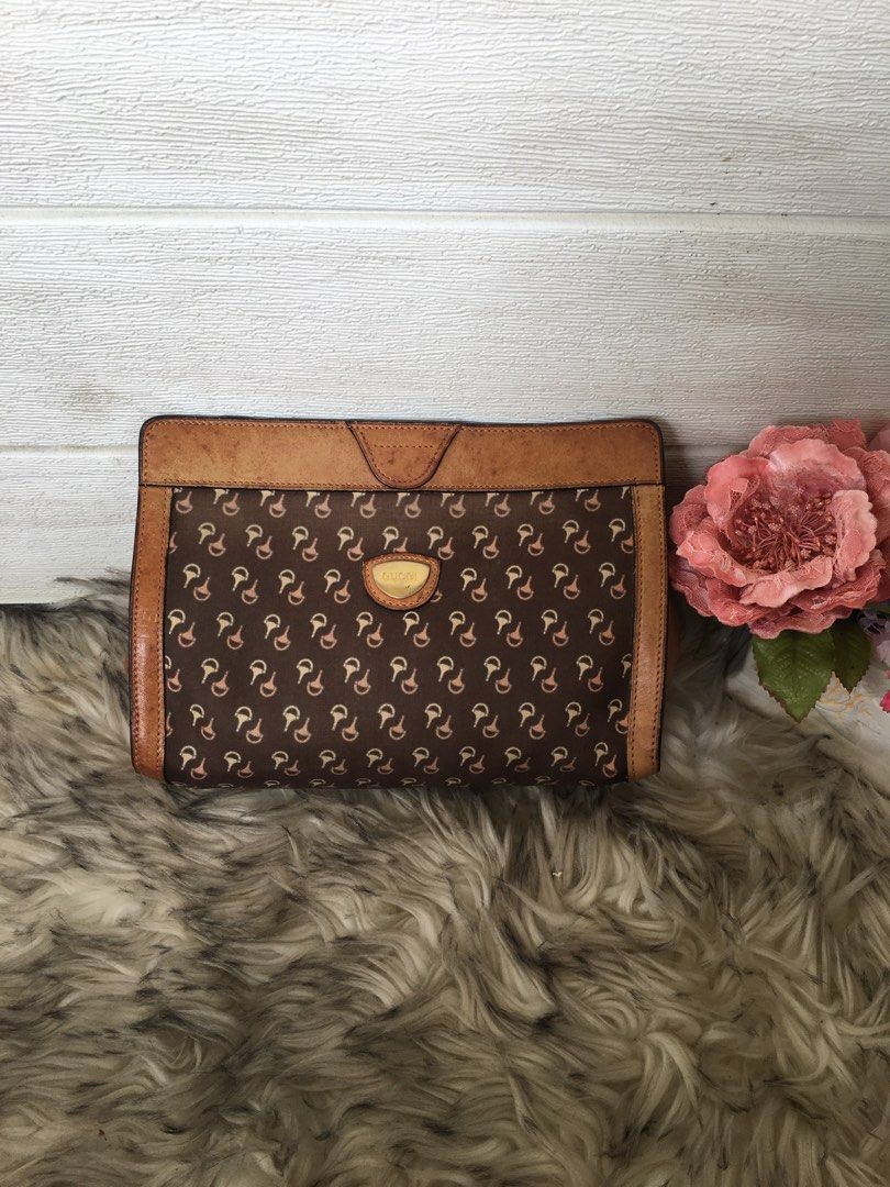 Vintage GUCCI clutch (Category: Luxury Bags & Wallets) located in Tagum. Submitted by ynez.luxurypicksph (Listing ID 1224027449, Image 1). Description: Preloved Japan Please check photos closely for the minimal flaw.