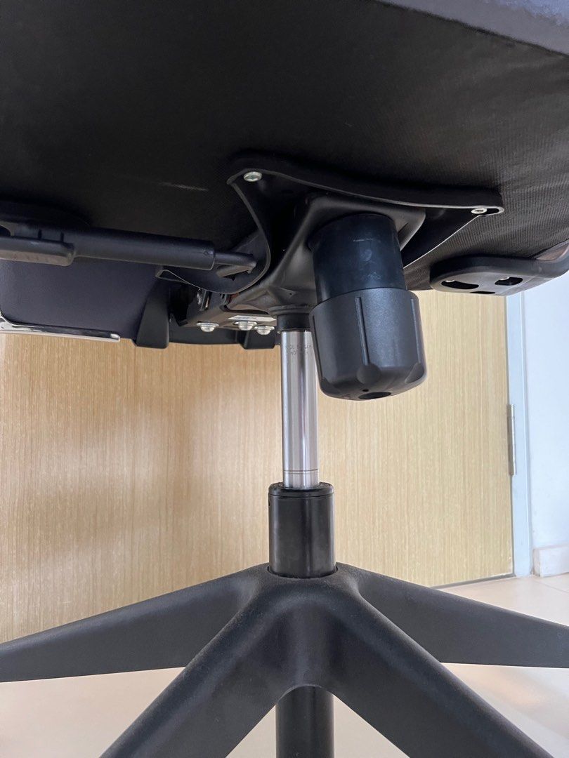 Wheeled office chair with armrest, Furniture & Home Living, Furniture