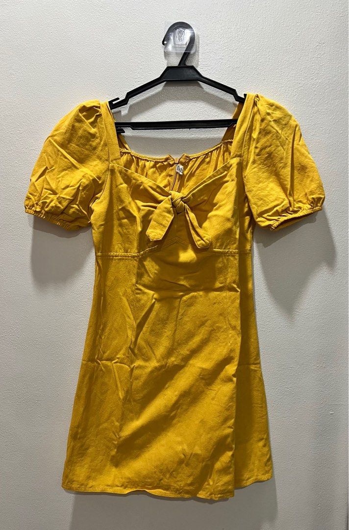 Puff Sleeves Cut Out Midi Dress in Yellow