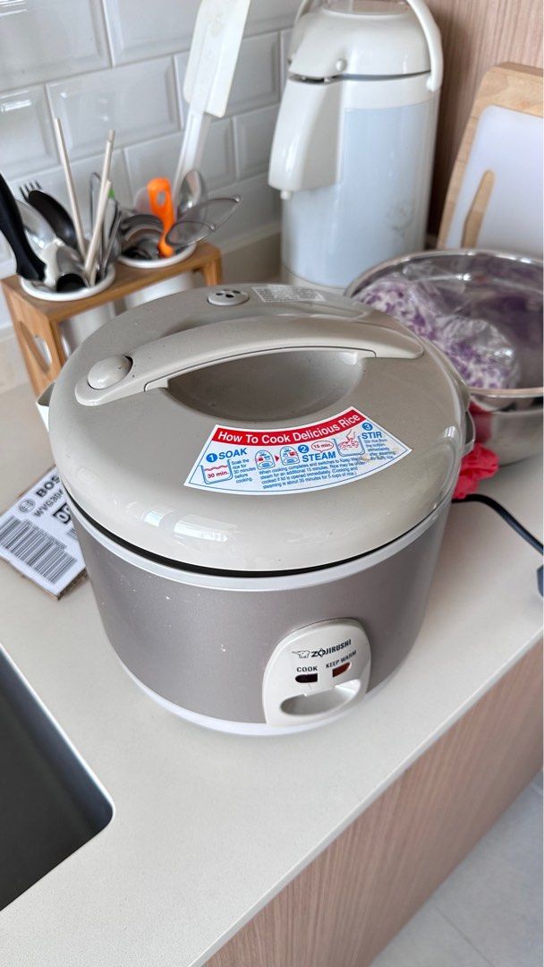 Zojirushi rice cooker, TV & Home Appliances, Kitchen Appliances