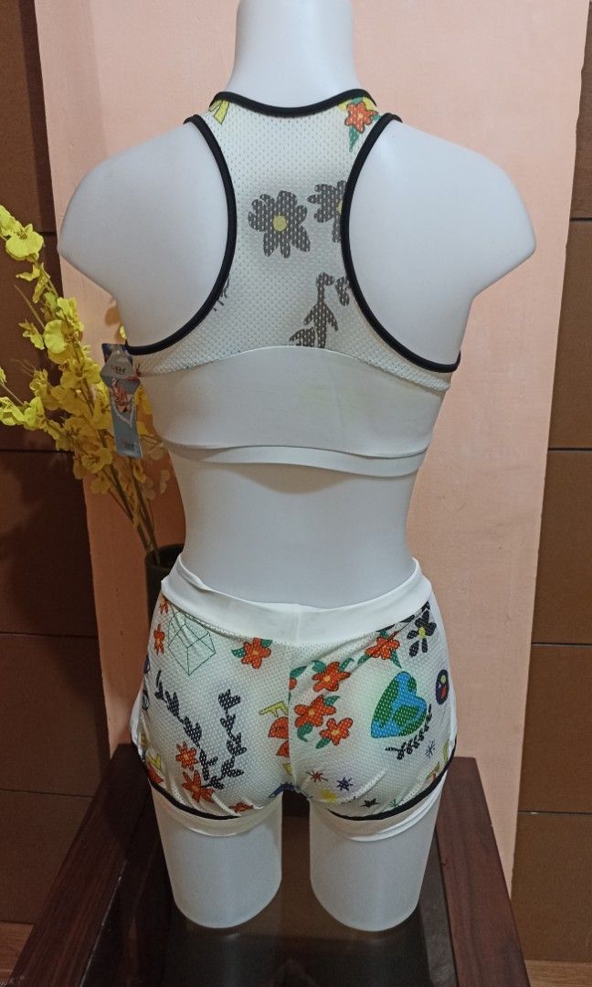 3 in 1 swimwear (Category: Bikinis & Swimsuits) located in San Fernando. Submitted by ladychinita07 (Listing ID 1225740827, Image 2). Description: 3 in 1 swimwear for teens or Xs to small women brand new.