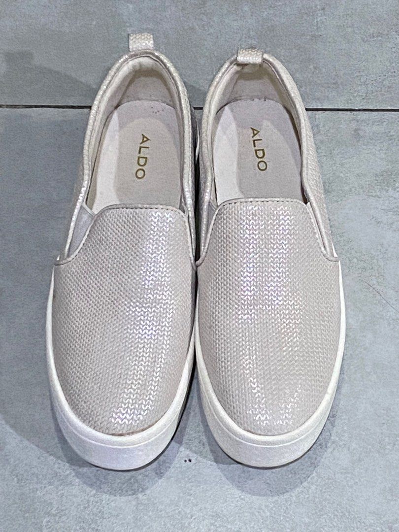Aldo Shoes (Category: Wedges) located in Makati City. Submitted by decluttermakati (Listing ID 1225782375, Image 1). Description: Please see detailed poctures RFS: Big on me 25cm Size 7.5 on tag but measures a little bigger.