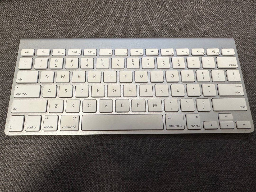 Apple wireless keyboard, Computers & Tech, Parts & Accessories