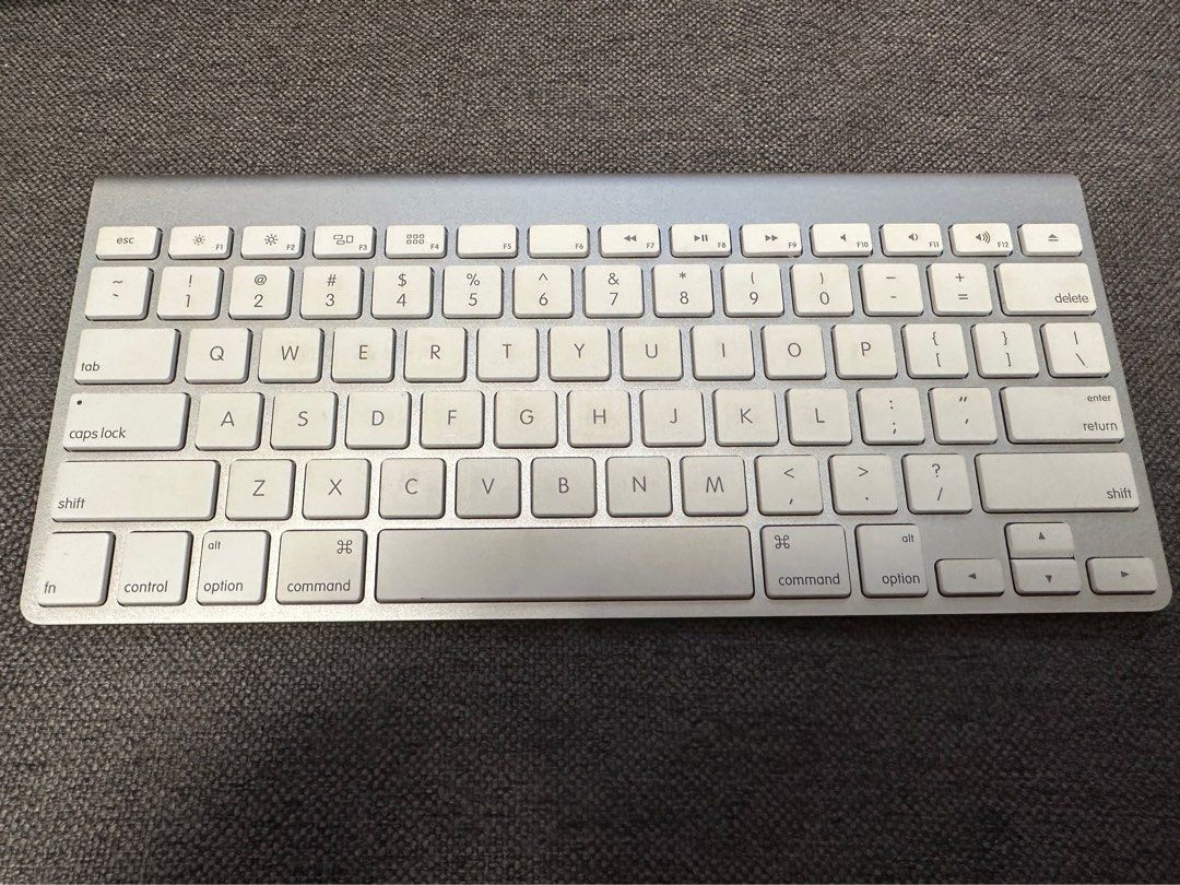 Apple wireless keyboard, Computers & Tech, Parts & Accessories