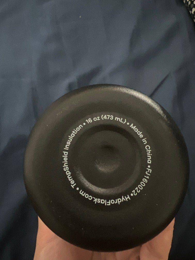 AUTHENTIC black hydro flask 473 ML, Furniture & Home Living ...