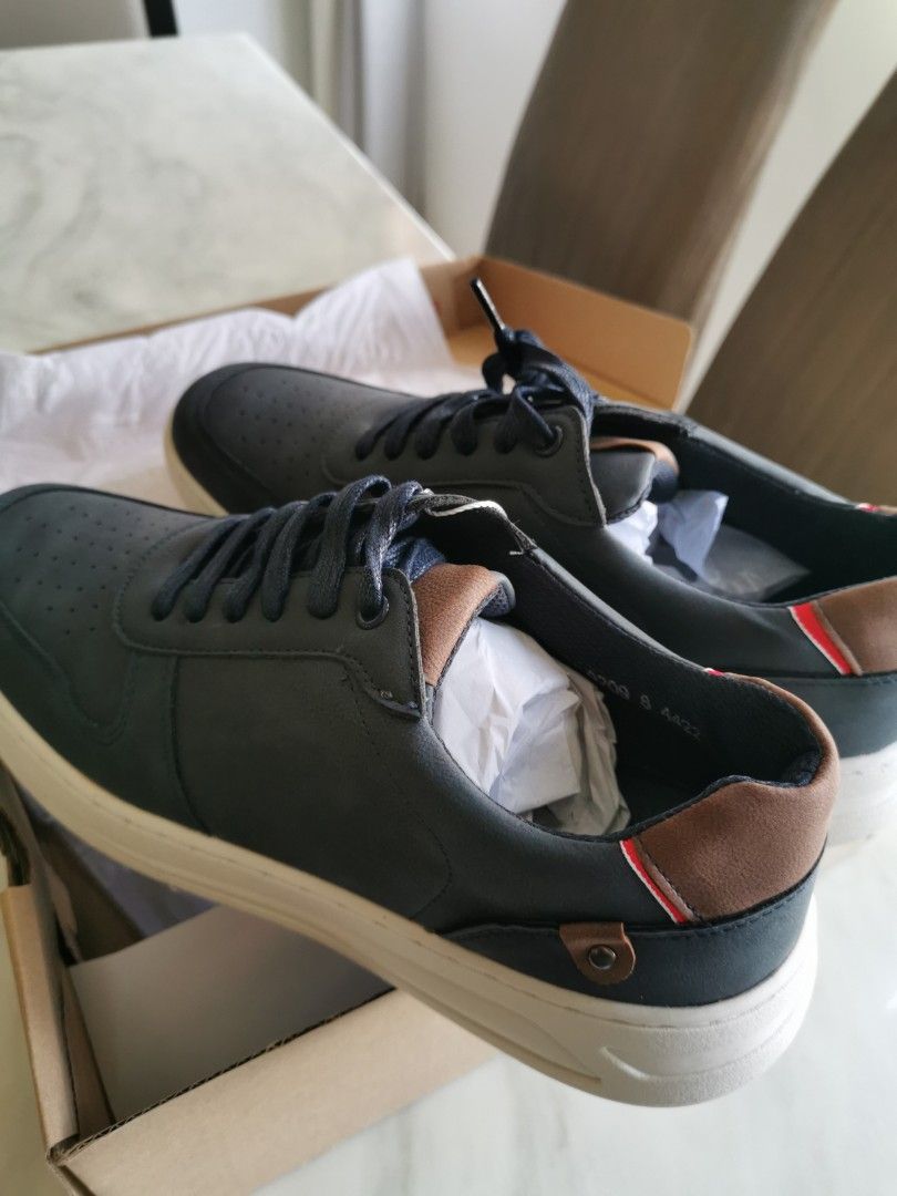 Bata top casual sneakers