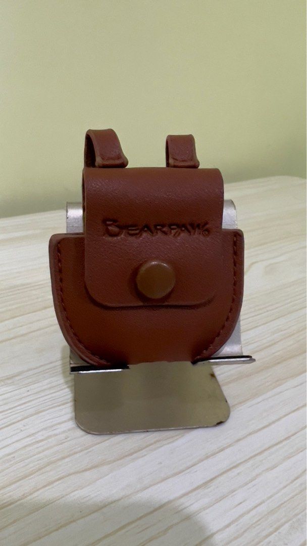 Bearpang Leather Case for Airpods 1 (Category: Cases & Sleeves) located in Paranaque City. Submitted by chriscee1987 (Listing ID 1225872249, Image 1). Description: For Sale Bearpang Leather Case for Airpods 1 For only 300 In good condition See pictures for details. RFS: decluttering Delivery: Thru lalamove or any delivery courier (buyer will shoulder shipping fee) Meet up: Paranaque Aree or nearby. Additional fee for outside Paranaque..