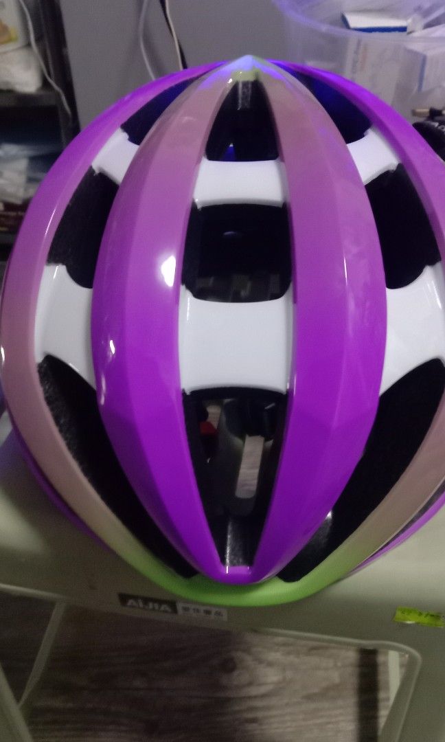 Bicycle helmet, Sports Equipment, Bicycles & Parts, Parts & Accessories