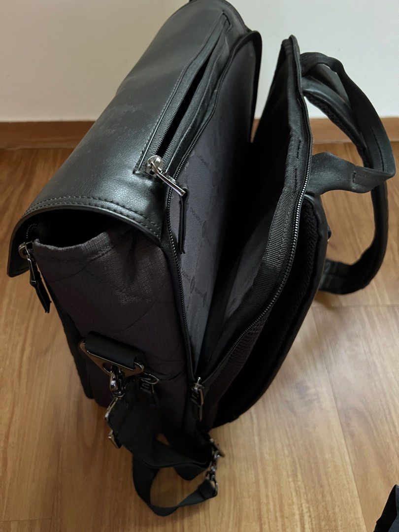 BRAND NEW Diaper Bag with changing station Paperclip Willow, Babies