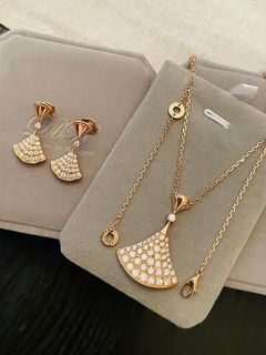(Category: ) located in . Submitted by jadeite.golds.diamonds (Listing ID 1225829532, Image 1). Description: .