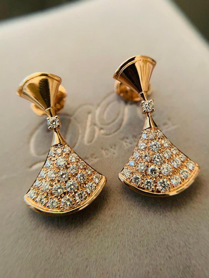 Gold earrings with necklace sales