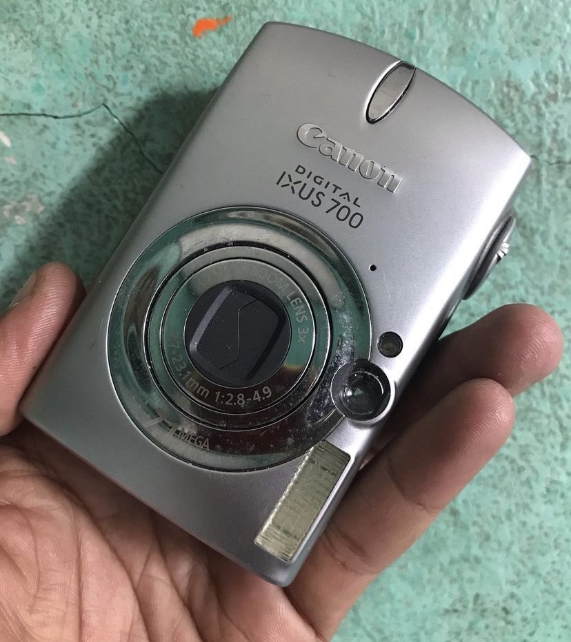 Canon digital ixus 700, Photography, Cameras on Carousell