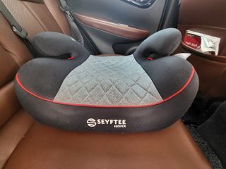 Car booster seat with isofix