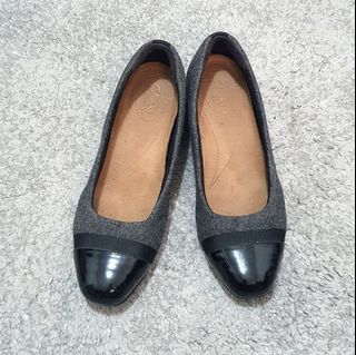 CLARKS SHOES