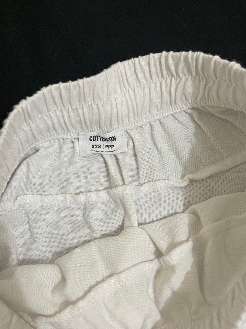 Cotton On White Skirt (Category: Skirts) located in Manila. Submitted by tineager (Listing ID 1225771447, Image 3). Description: Super pretty!!! | washed but unused | you can style it depends on your liking | bought it for 1200, so it's a 50% off | XXS in tag but can fit up to 26 | adjustable waist because it's garterized and lace .