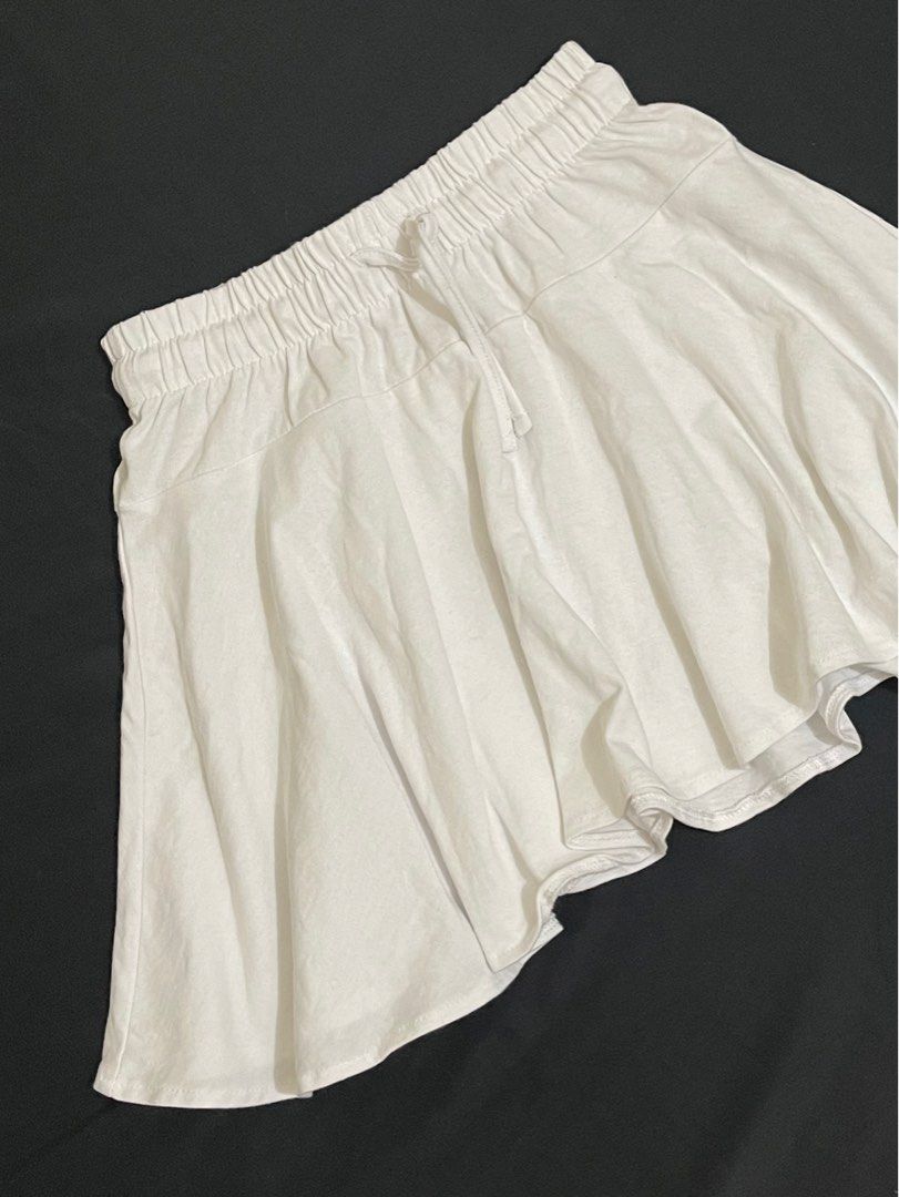 Cotton On White Skirt (Category: Skirts) located in Manila. Submitted by tineager (Listing ID 1225771447, Image 2). Description: Super pretty!!! | washed but unused | you can style it depends on your liking | bought it for 1200, so it's a 50% off | XXS in tag but can fit up to 26 | adjustable waist because it's garterized and lace .