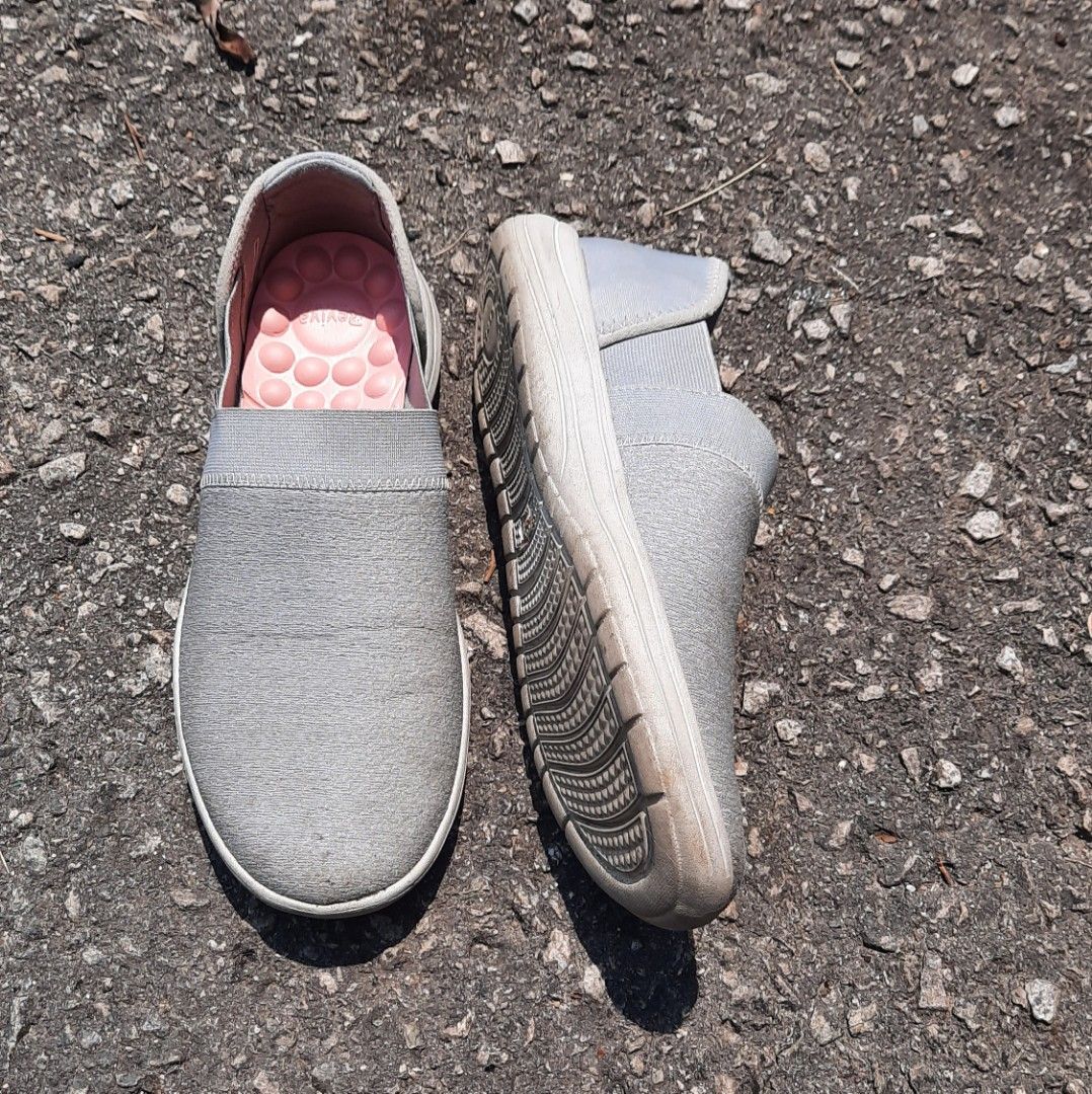 Crocs Original Women Reviva Slip On Grey