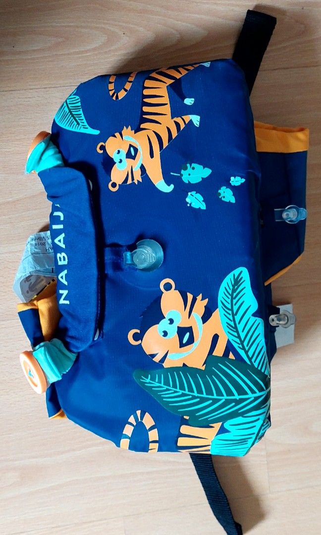 Decathlon swimming pool arm bands, Sports Equipment, Other Sports