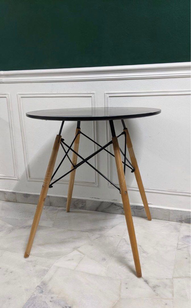 Eames dining table (Category: Tables & Sets) located in Kajang. Submitted by saline_88 (Listing ID 1225706736, Image 2). Description: dining table , chair not including bought rm170 , let go rm50 only ! leg table still with plastic , ( table only ).
