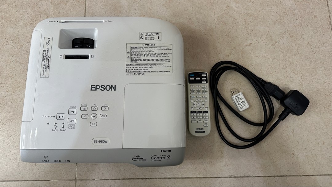 Epson projector, 家庭電器, 電視& 其他娛樂, 投影機- Carousell