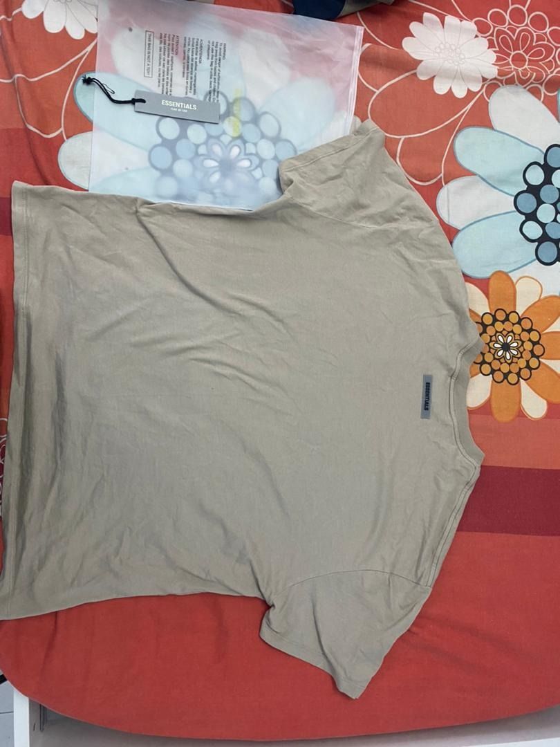 ESSENTIALS (Category: Tshirts & Polo Shirts) located in Bukit Mertajam. Submitted by aweikhoon (Listing ID 1225780640, Image 3). Description: I only wear 2 times only This is no original But high quality T shirts I buy from 1st Avenue Mall Condition 9/10 The price that i buy is RM169 last times Size M oversize .