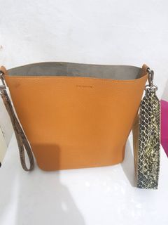 (Kategori: ) berada di . Dikirim oleh steffwardrob3 (ID iklan 1225887707, Gambar 1). Deskripsi: .
