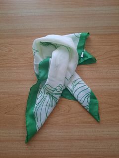 [read description] green shein scarf