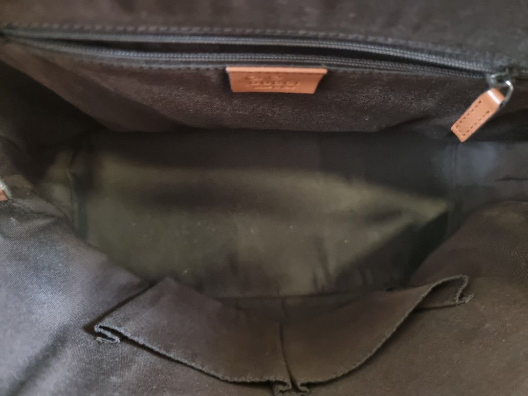 Gucci dome bag (Category: Luxury Bags & Wallets) located in Manila. Submitted by supremeprinting327 (Listing ID 1225786644, Image 2). Description: 100% authentic Gucci dome bag bought in Gucci store, first owner Guccissima leather.