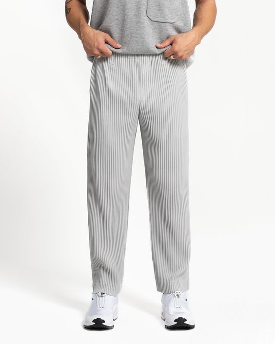 Christopher Nemeth Pleated Cropped Wool Trousers - Farfetch