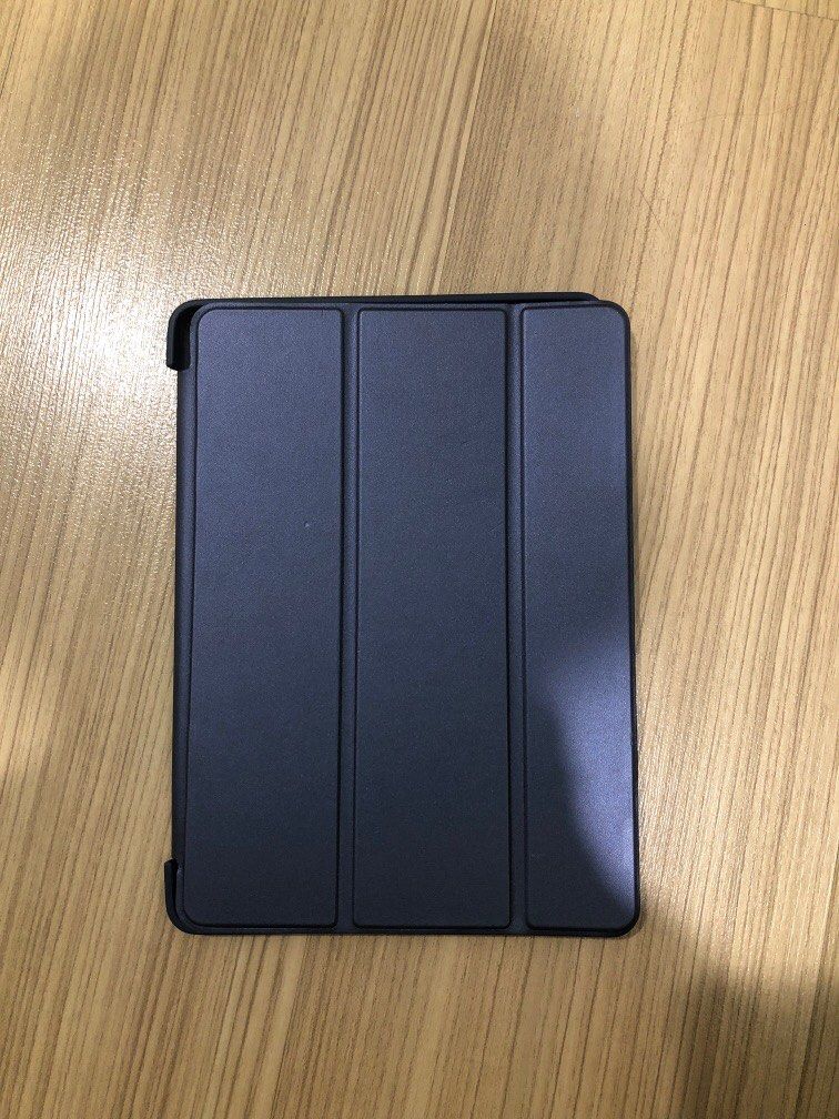 iPad Case (Category: Cases & Covers) located in Kuala Lumpur. Submitted by nojoke_rewarding (Listing ID 1225717951, Image 1). Description: Only Compatible for iPad 6th & 5th. Height: 9.4 inches (240 mm) Width: 6.6 inches (169.5 mm) Depth: 0.29 inch (7.5 mm * Nary Blue ** Nett Price *** Try it before you pay..