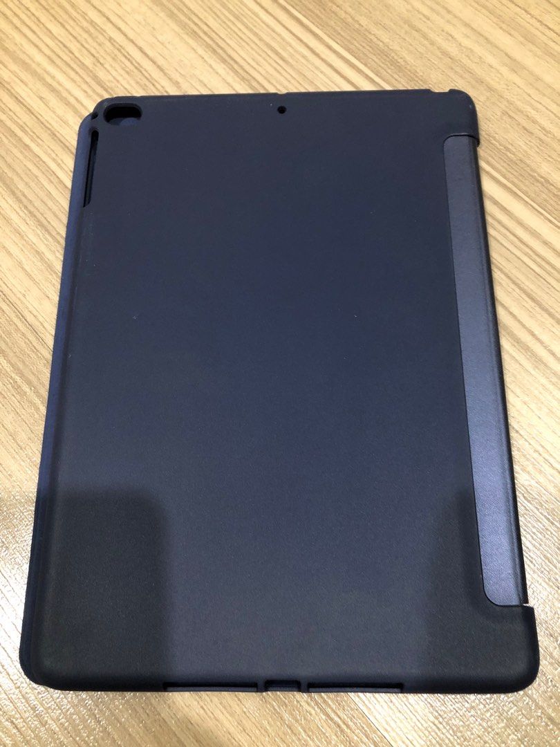 iPad Case (Category: Cases & Covers) located in Kuala Lumpur. Submitted by nojoke_rewarding (Listing ID 1225717951, Image 3). Description: Only Compatible for iPad 6th & 5th. Height: 9.4 inches (240 mm) Width: 6.6 inches (169.5 mm) Depth: 0.29 inch (7.5 mm * Nary Blue ** Nett Price *** Try it before you pay..