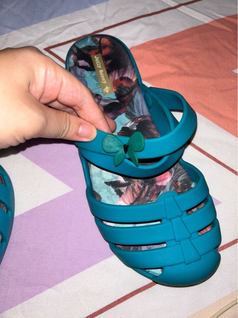harga sandal jelly bunny