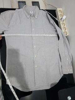 Kemeja uniqlo asli..abu