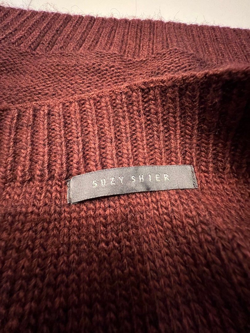 Knitted Top Free Size (Category: Sleeveless) located in Quezon City. Submitted by Jessesells (Listing ID 1225793031, Image 2). Description: .