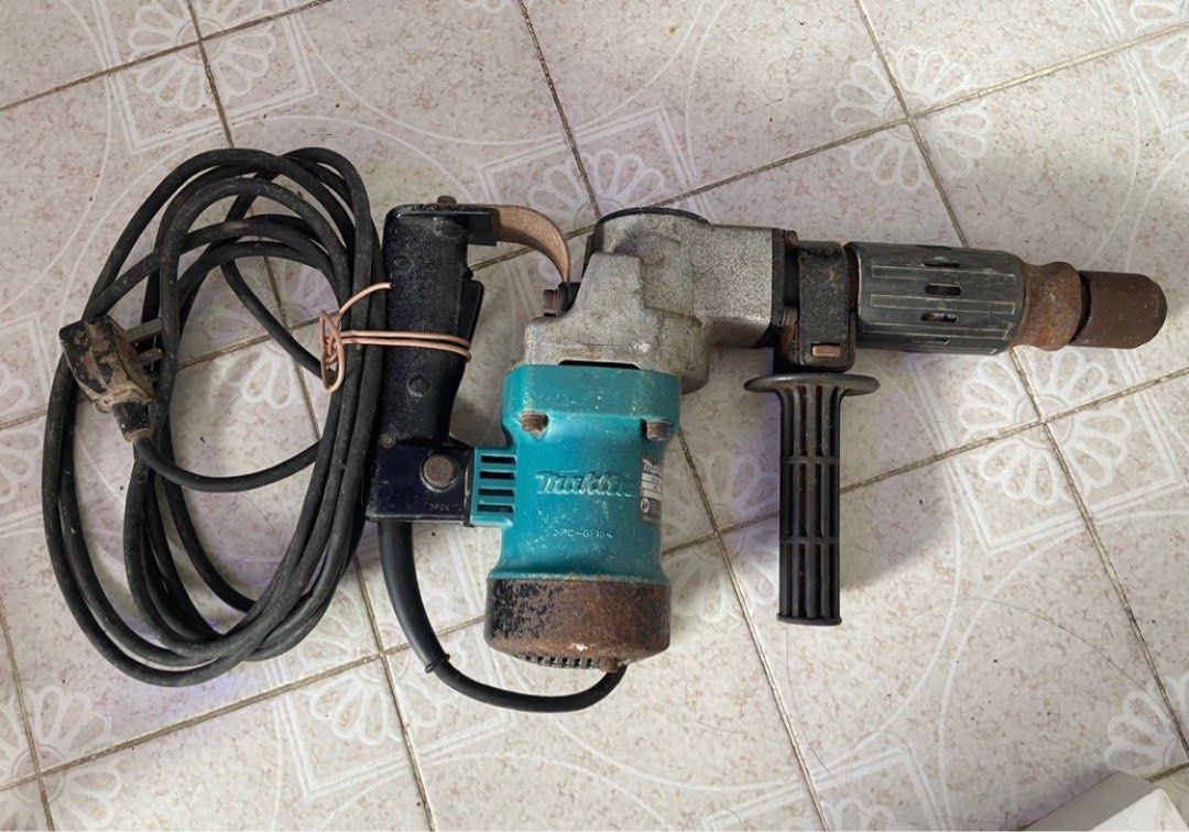 Makita HM0810T Concrete hacking machine, Furniture & Home Living, Home