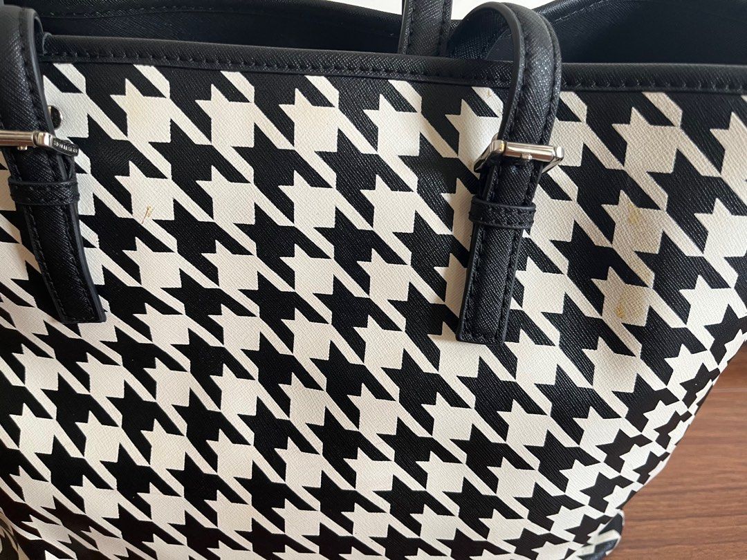 Michael Kors Checkered Tote Bag, Women's Fashion, Bags & Wallets, Tote Bags  on Carousell