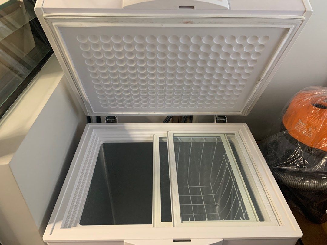 Mistral MFC131A Chest Freezer 131L fairly new, TV & Home Appliances