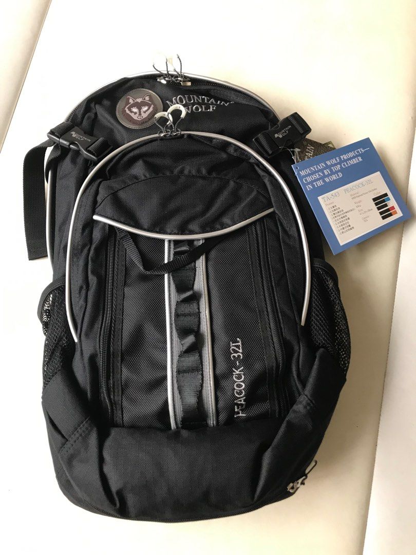 Mountain Wolf backpack 32L, 運動產品, 行山及露營 Carousell