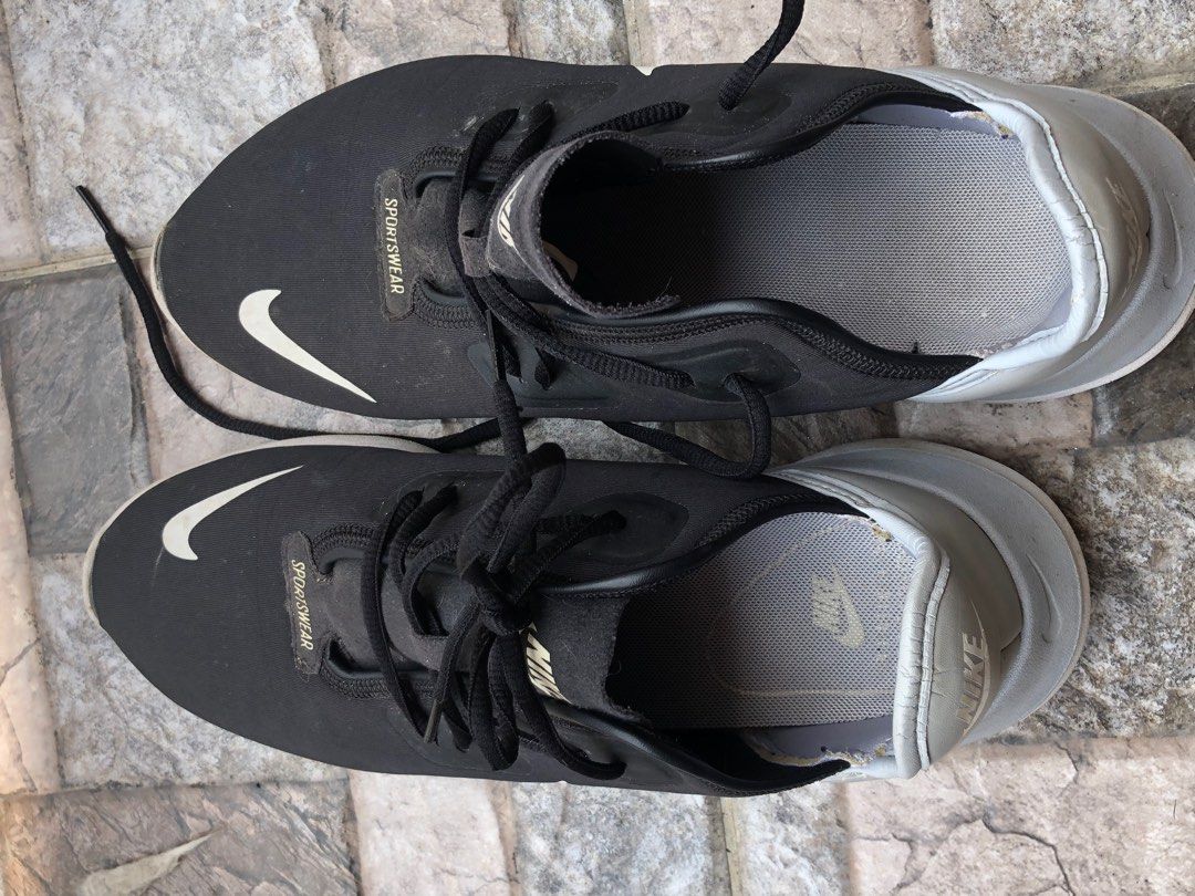 Nike hakata on feet store