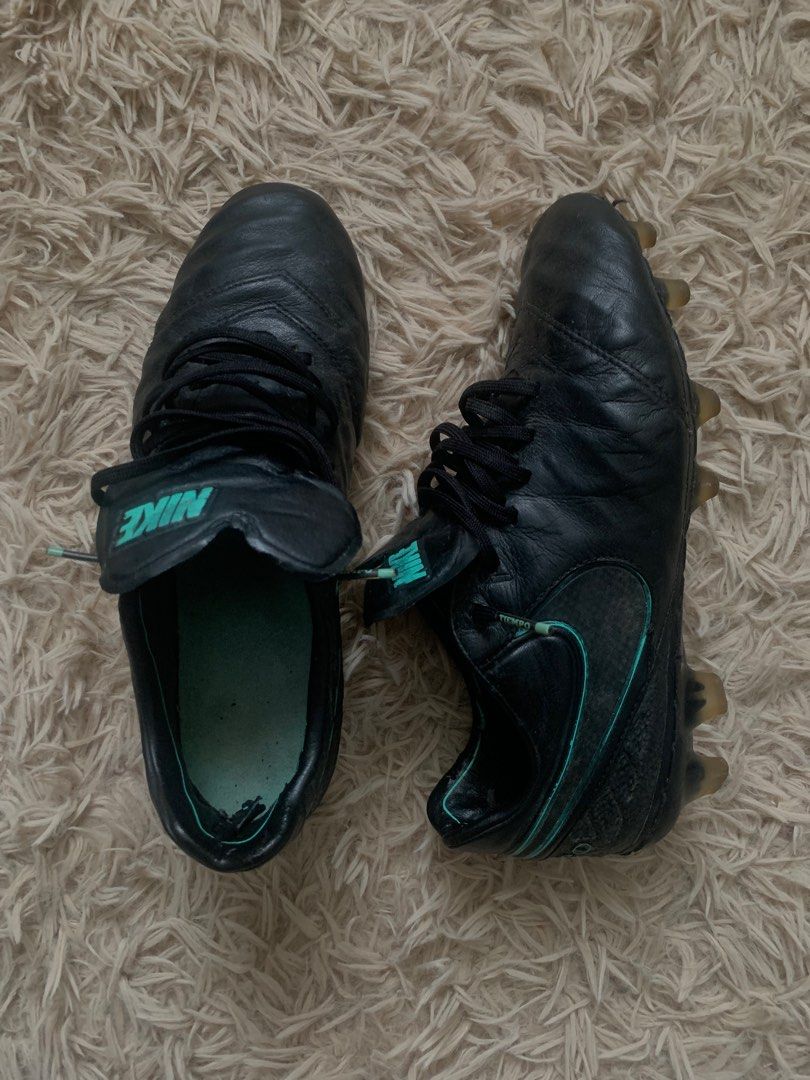 Nike tiempo size 6 on sale