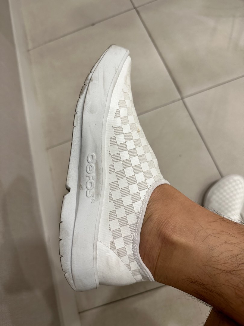 Oofos OMG EEZZEE low white checker, Men's Fashion, Footwear, Sneakers on  Carousell
