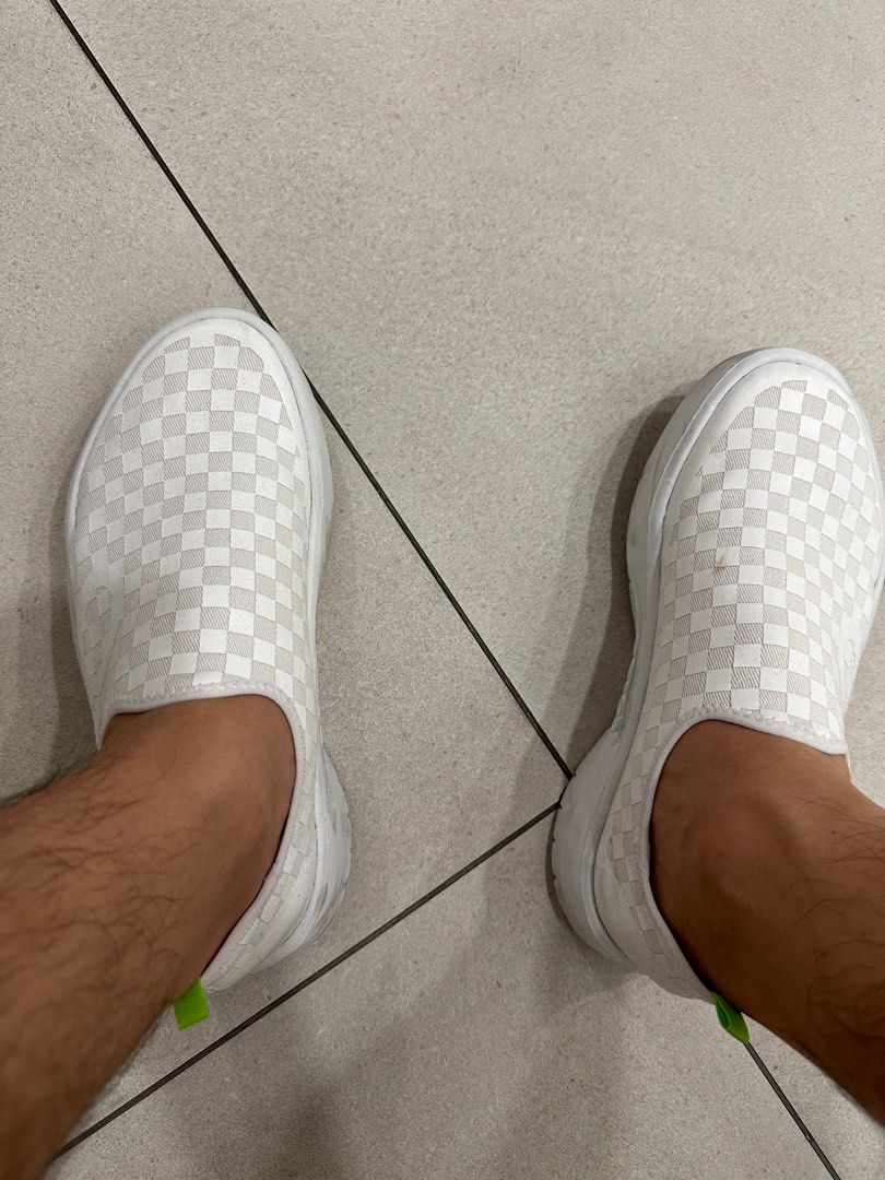 Oofos OMG EEZZEE low white checker, Men's Fashion, Footwear, Sneakers on  Carousell