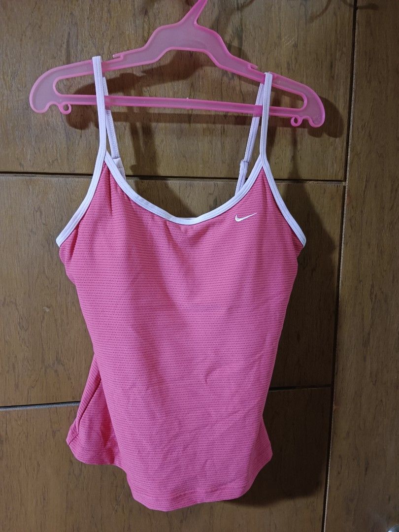 Orig Nike sportswear (Category: Activewear) located in Quezon City. Submitted by chonalaxa (Listing ID 1225727541, Image 1). Description: selling my Nike sportswear due to decluttering.