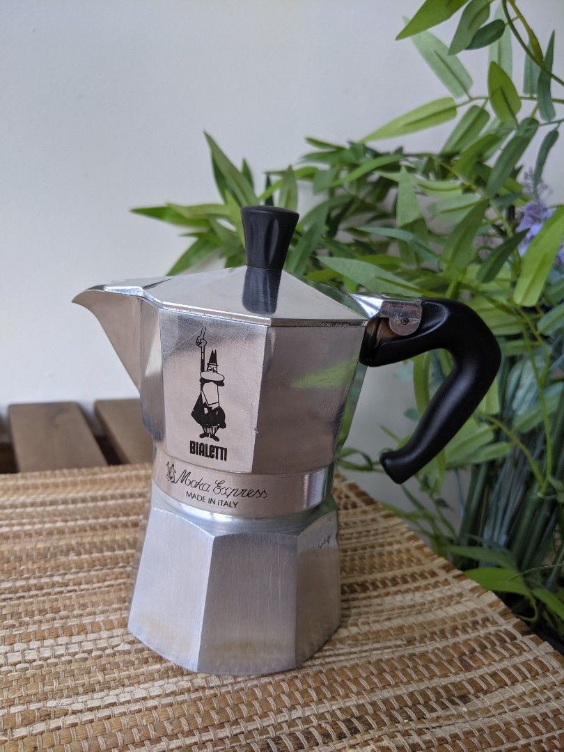 Original Bialetti coffee maker, TV & Home Appliances, Kitchen