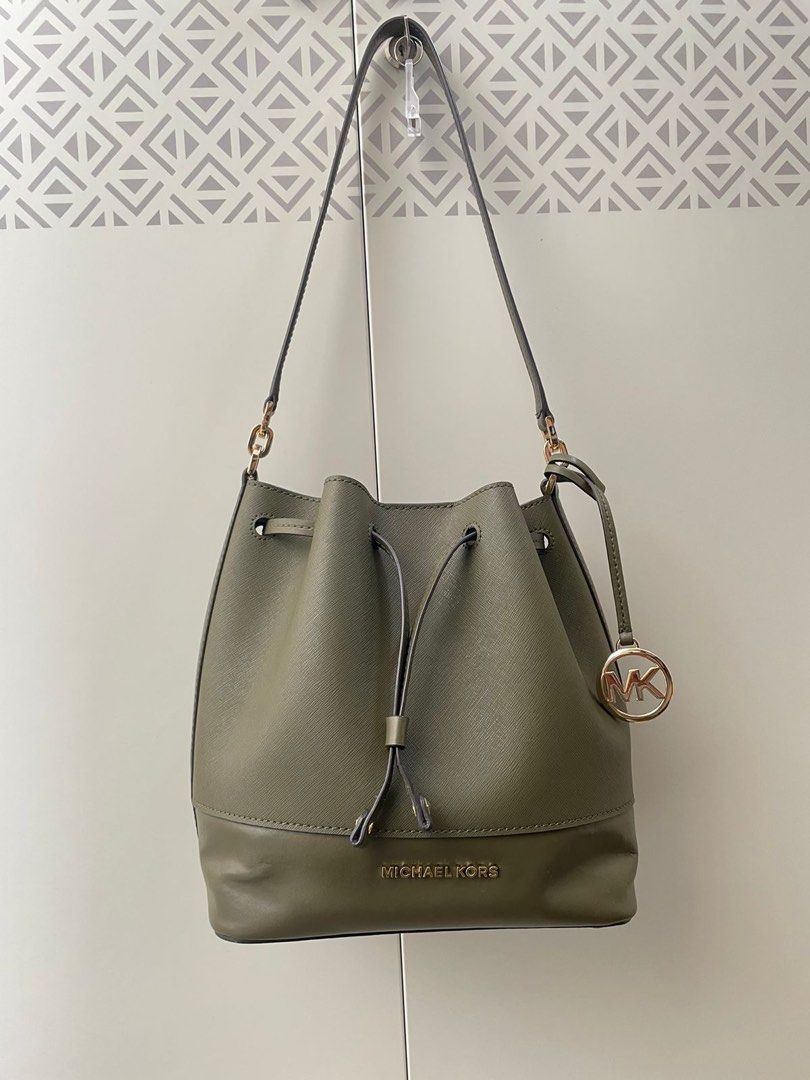 Michael kors trista bucket top