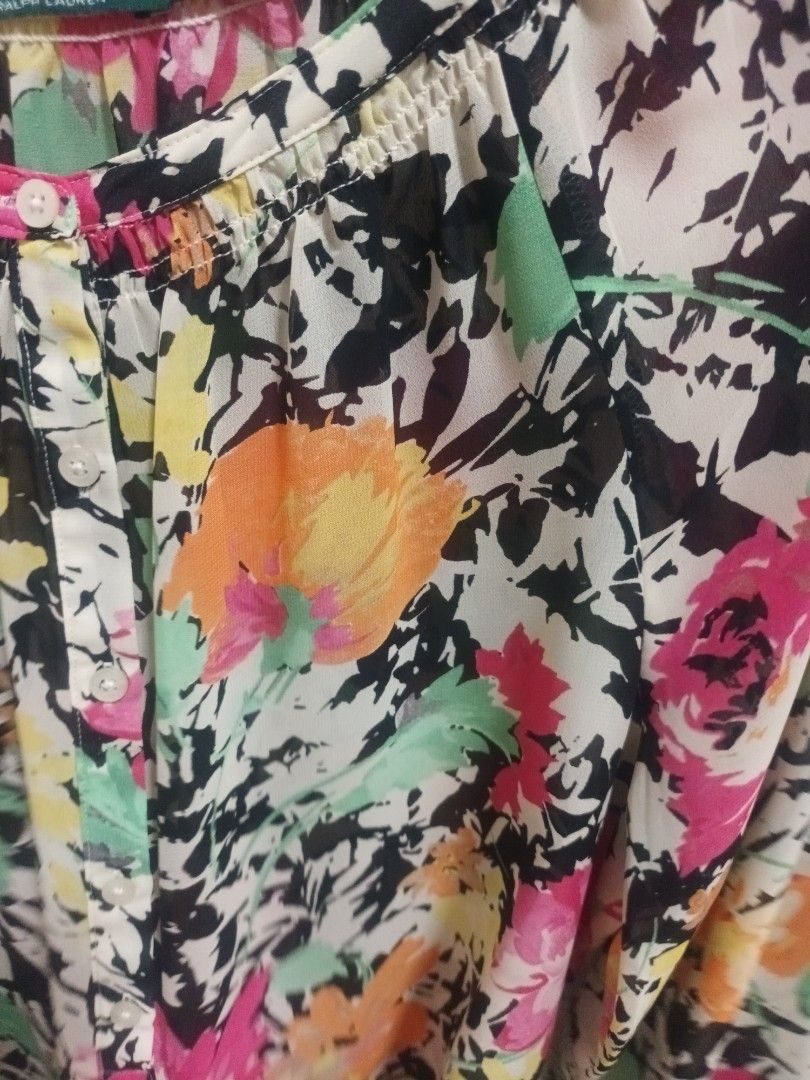 Ralph Lauren Blouse (Category: Blouses) located in Paranaque City. Submitted by modarkm (Listing ID 1225717750, Image 3). Description: Authentic Ralph Lauren Top Size Small-loose fit From US Very nice design.